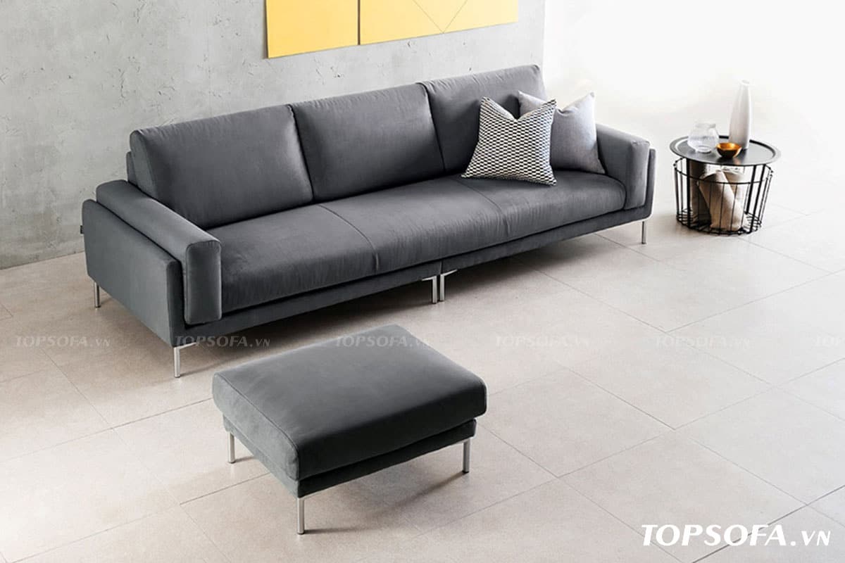 Bạn có thể kết hợp sofa với ghế đôn, bàn cà phê để tạo nên không gian tiện nghi, thư giãn nhất. 