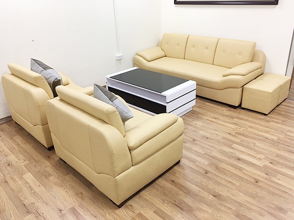 Mẫu sofa kem phổ biến hiện nay thích hợp đặt trong tiếp khách của công ty, nhà ống