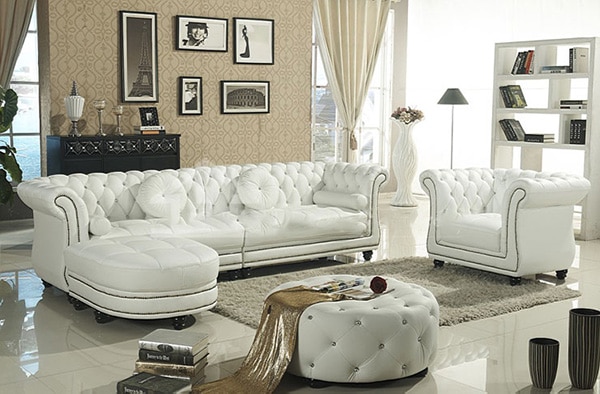 Thiết kế sofa trắng cổ điển sang trọng với những điểm nhấn là may rút tinh tế mang lại không gian sang trọng