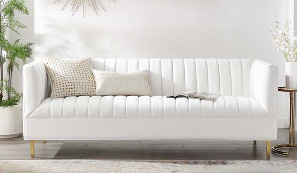 Bạn có thể đặt mẫu sofa trắng văng này phòng đọc sách hay phòng làm việc cá nhân rất thích hợp