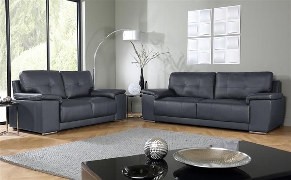 Bộ sofa da lông chuột cao cấp gồm 2 ghế sofa văng 2 chỗ với kích thước lần lượt là 1m8 và 2m xếp kề nhau tạo hình chữ L phù hợp với không gian phòng khách rộng rãi. 