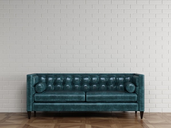 Sofa văng da cổ điển loại 2 chỗ màu xanh cổ vịt đậm phù hợp hơn với những căn nhà có không gian nhỏ. Thiết kế này tuy đơn giản nhưng rất sang và tinh tế cho căn nhà của bạn.