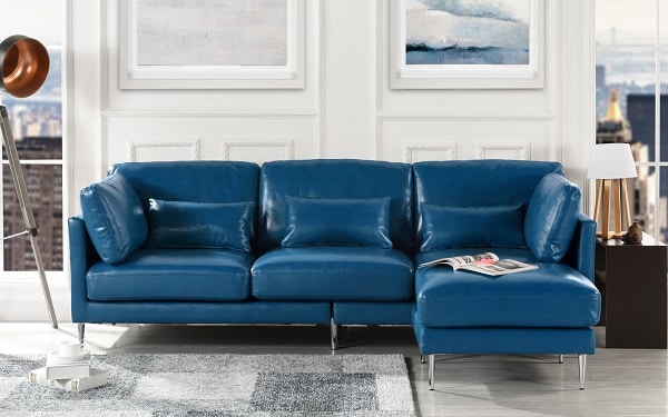 Lại là một sự lựa chọn thông minh bởi sofa da chữ L loại nhỏ 3 chỗ màu xanh coban phát huy tối đa công dụng tiết kiệm diện tích từ kích thước cho tới thiết kế. Màu xanh trẻ trung dễ dàng phối hợp với các phụ kiện, các hạng mục nội thất khác. Nó rất phù hợp cho không gian có diện tích hẹp ví dụ như nhà nhỏ, phòng trọ.