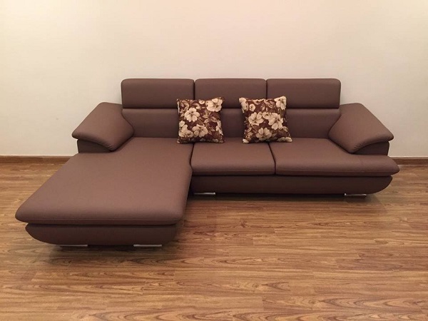 Không chỉ đẹp mắt, mẫu sofa góc trái này còn chiếm được cảm tình của nhiều khách hàng bởi chất liệu da nhập khẩu Malaysia mềm mại và mút nhập khẩu có tính đàn hồi siêu việt