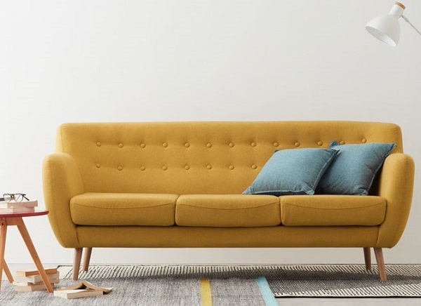 Sofa vải có gầm cao giúp bạn dễ dàng trong việc vệ sinh sản phẩm. 