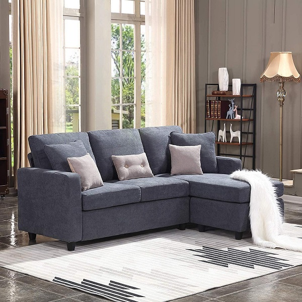 Đệm ngồi dày và đệm lưng mềm mại của mẫu sofa góc 2m2 này giúp người dùng luôn luôn cảm thấy êm ái khi ngồi