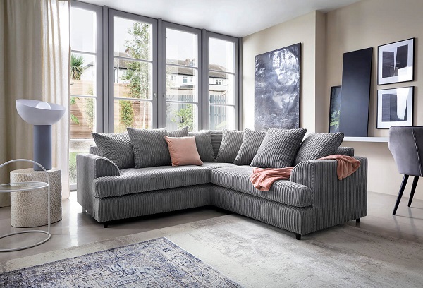 Các đường vân tinh tế cùng phần tay vịn bo cong không chỉ mang đến tính thẩm mỹ cho sofa góc 2m2 mà còn giúp người dùng có những trải nghiệm lý thú