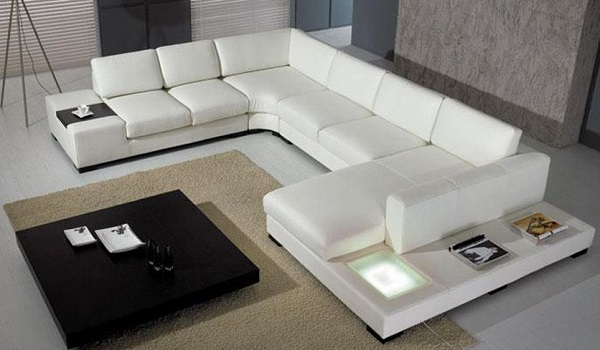 Sofa da trơn màu trắng đa chức năng sẽ là một sự lựa chọn tốt cho quý khách hàng đang sống trong không gian hiện đại, vừa trẻ trung, vừa tiện dụng.