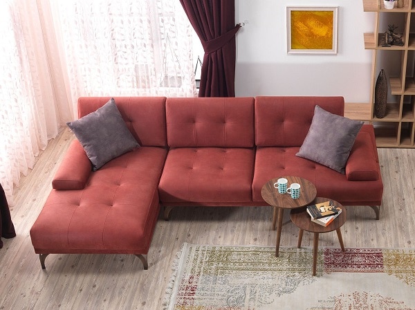 Mẫu sofa góc màu đỏ này đem đến một không gian tinh tế, thanh lịch nhưng không kém phần độc đáo