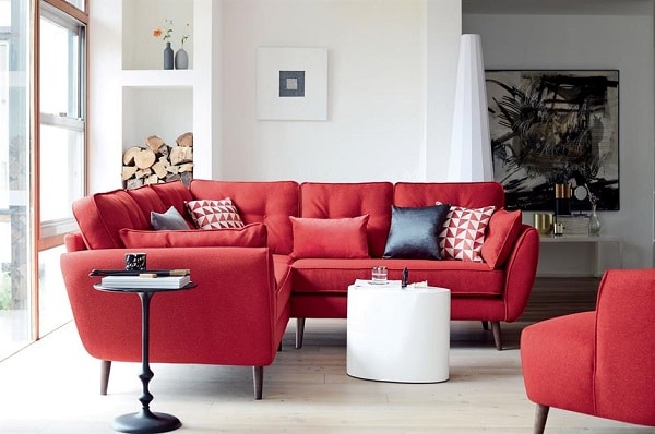 Mẫu sofa này mang đến sự đơn giản, hiện đại và cực kỳ thoải mái đến người sử dụng
