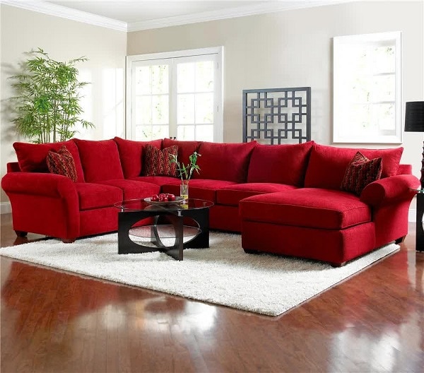 Mẫu sofa góc màu đỏ này đem đến cho không gian nhà bạn sự ấm áp, tươi mới đặc biệt là vào những ngày đông