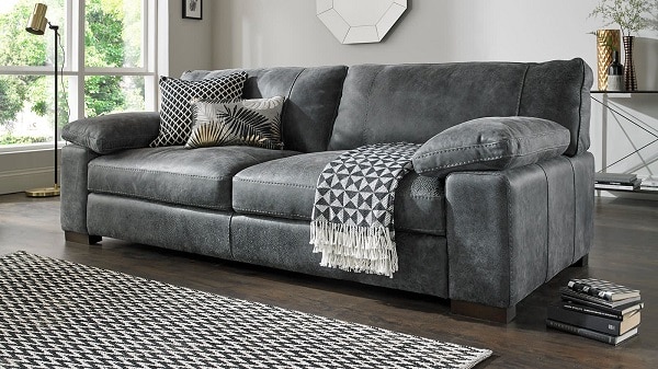 Với nhịp sống hiện đại, mẫu sofa văng 2 chỗ này không chỉ đảm bảo về mặt công năng mà còn mang lại tính thẩm mỹ cao cho không gian