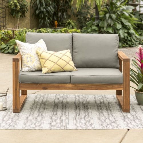 Mẫu sofa văng gỗ 2 chỗ thích hợp với những không gian có diện tích nhỏ, hẹp, đảm bảo cả yếu tố công năng và tính thẩm mỹ cho không gian. 
