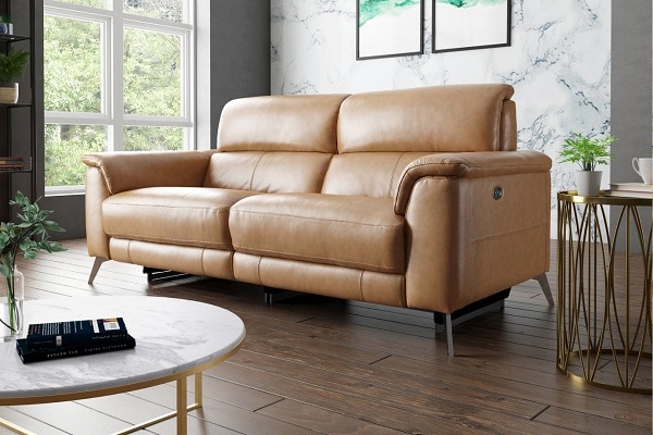 Trẻ trung, thanh lịch, tươi sáng là tất cả những gì mà chiếc sofa mini màu kem này sẽ mang đến cho bạn