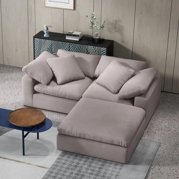 Mẫu sofa góc mini có thiết kế sát sàn, đệm bọc êm mềm để đảo bảo độ chắc chắn và sự thoải mái tối đa cho người ngồi