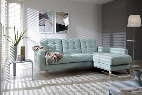 Bên cạnh cảm giác dễ chịu, mát mẻ, sắc xanh pastel của sofa góc nhỏ gọn còn giúp không gian nhỏ thông thoáng, rộng mở hơn rất nhiều