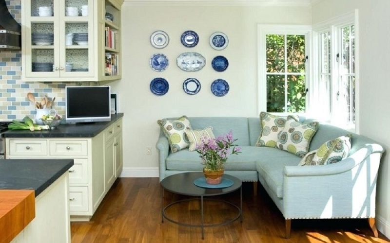 Sắc xanh dương pastel tươi sáng làm cho căn phòng trông rộng rãi, mát mẻ hơn và tạo cảm giác dễ chịu cho người dùng