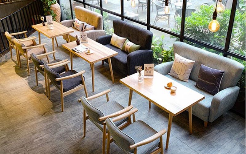 Mẫu sofa văng kích thước 1m2 là sự lựa chọn yêu thích cho các phòng trà và quán cafe